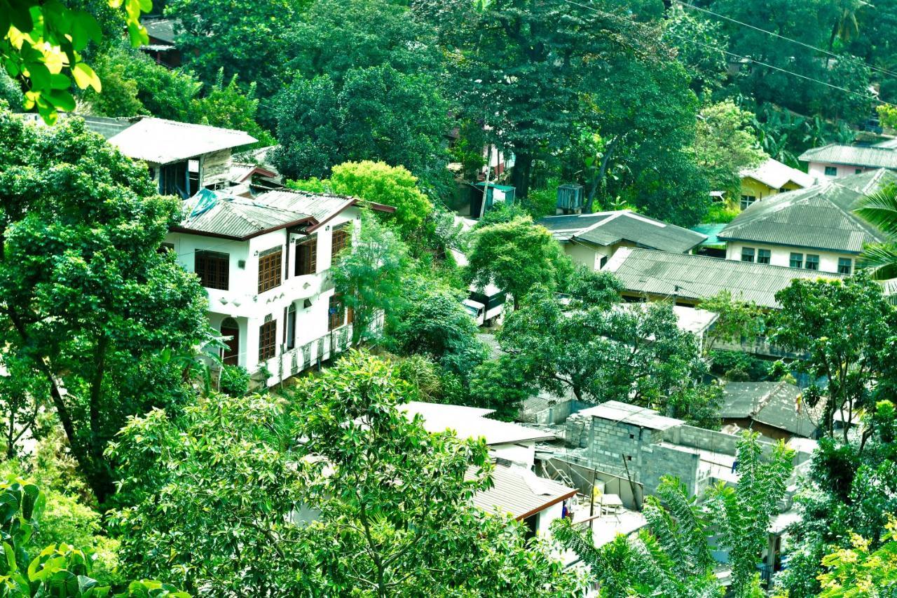 Kandy Dilruk Homestay Exterior photo